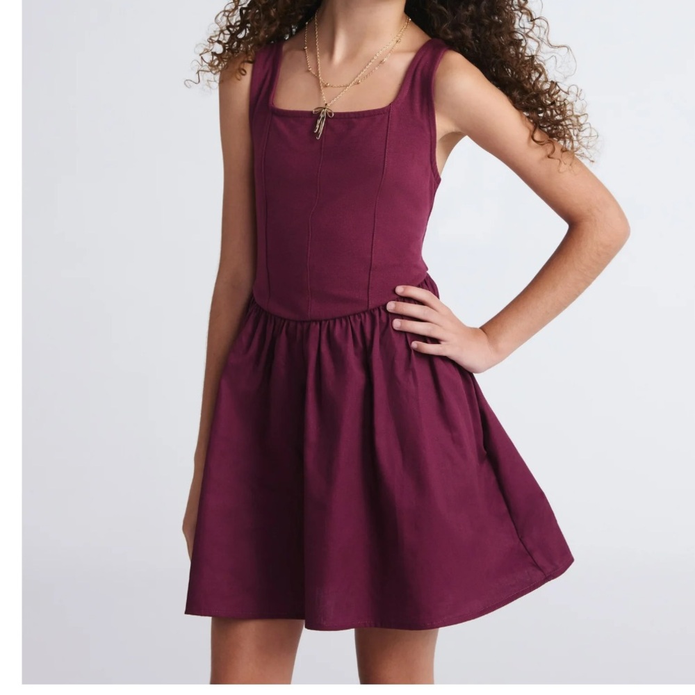 Weekend Academy Girls Square Neck Sleeveless Corset Dress
Size Small